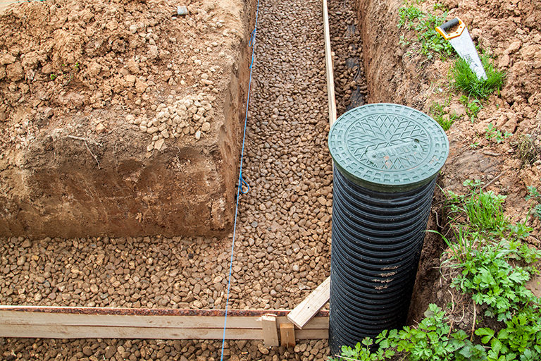 Traiter les infiltrations d'eau avec un système de drainage